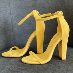 Suede strap chunk heel